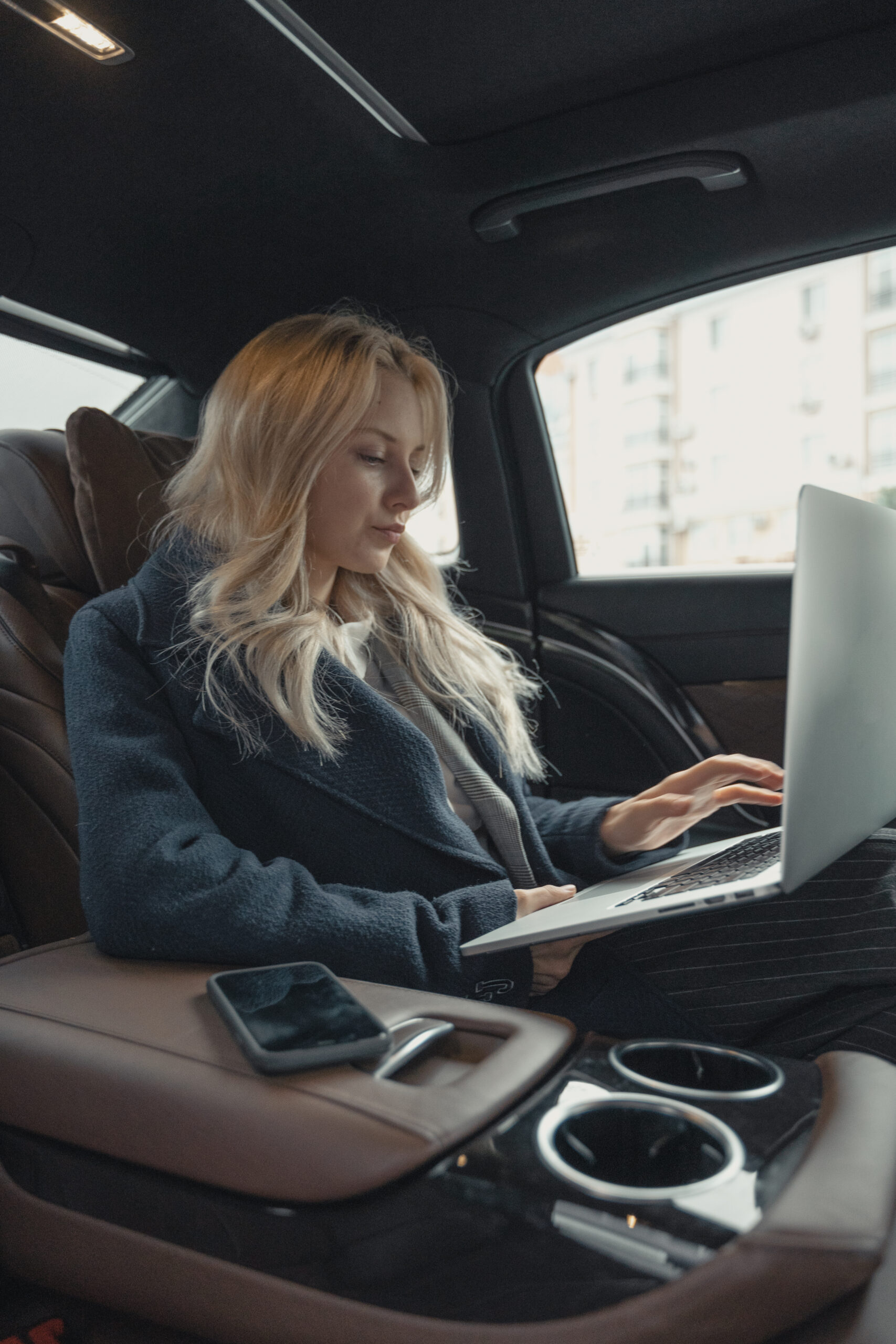 Read more about the article The Best Limo Services in Dallas Texas: Why ZanDine Logistics Leads the Way
